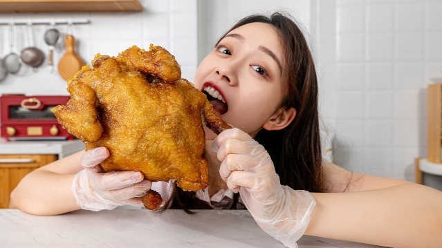 鸡神又一力作：粤式风味爆汁炸全鸡