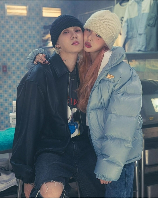 泫雅金晓钟爱情纪录片将公开 展现真情侣组合的恋爱日常