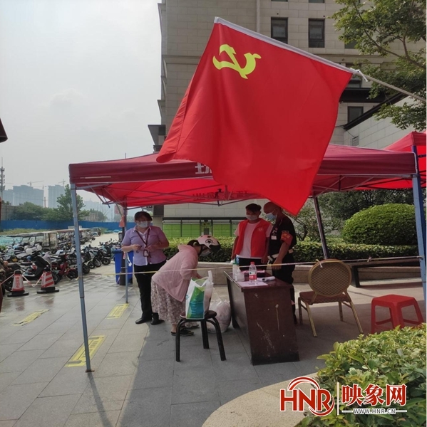 当好居民健康“守门员” 让党旗在郑州抗疫一线高高飘扬凤凰网河南凤凰网 6773