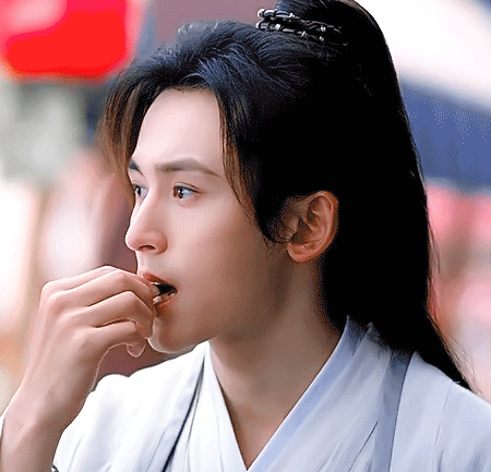 《山河令》大火时正处疫情严重阶段,三线艺人张哲瀚已经在家躺平几个