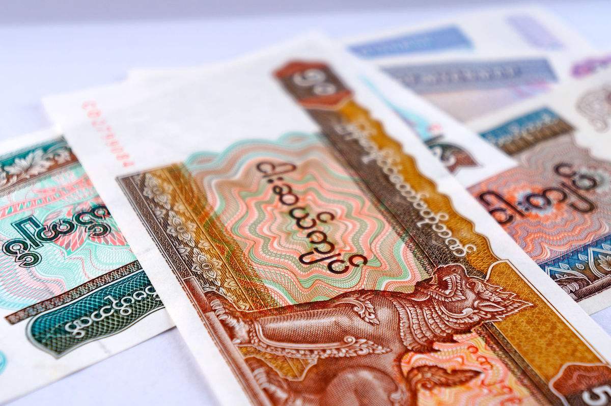 新加坡一美元白币 库存照片. 图片 包括有 照片, 工作室, 现金, 新加坡, 空白, 对象, 一个, 横幅提供资金的 - 166840252