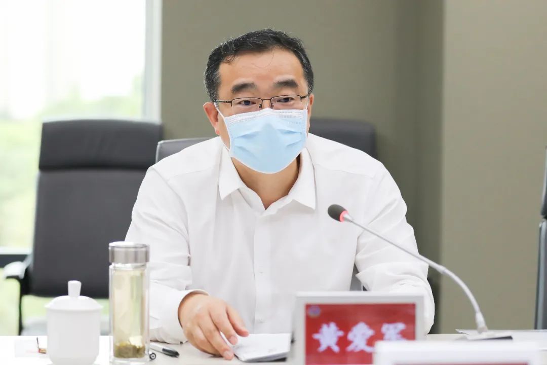 苏州市委常委黄爱军在防疫工作中及时查漏补缺补短补软