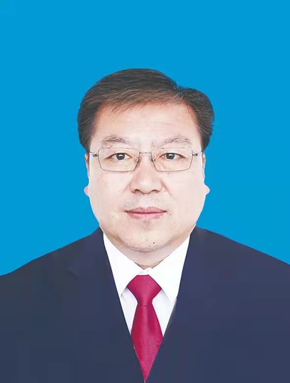 卢 健