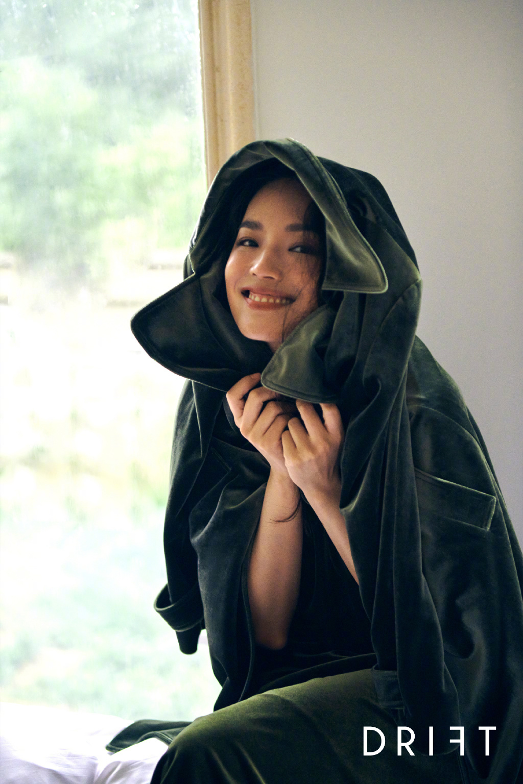 镜头感拍照 C6D5AC6D014C9627697435369DBA368ACFBDB0C3_size445_w1024_h1536.jpg