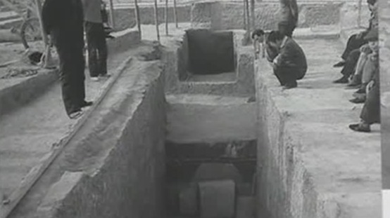 考古队开启法门寺地宫后，现场气氛为何变得陡然紧张起来？_凤凰网视频_凤凰网