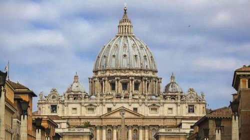 圣彼得大教堂的曲折建设历程：历经20位教宗，最终修建了120年