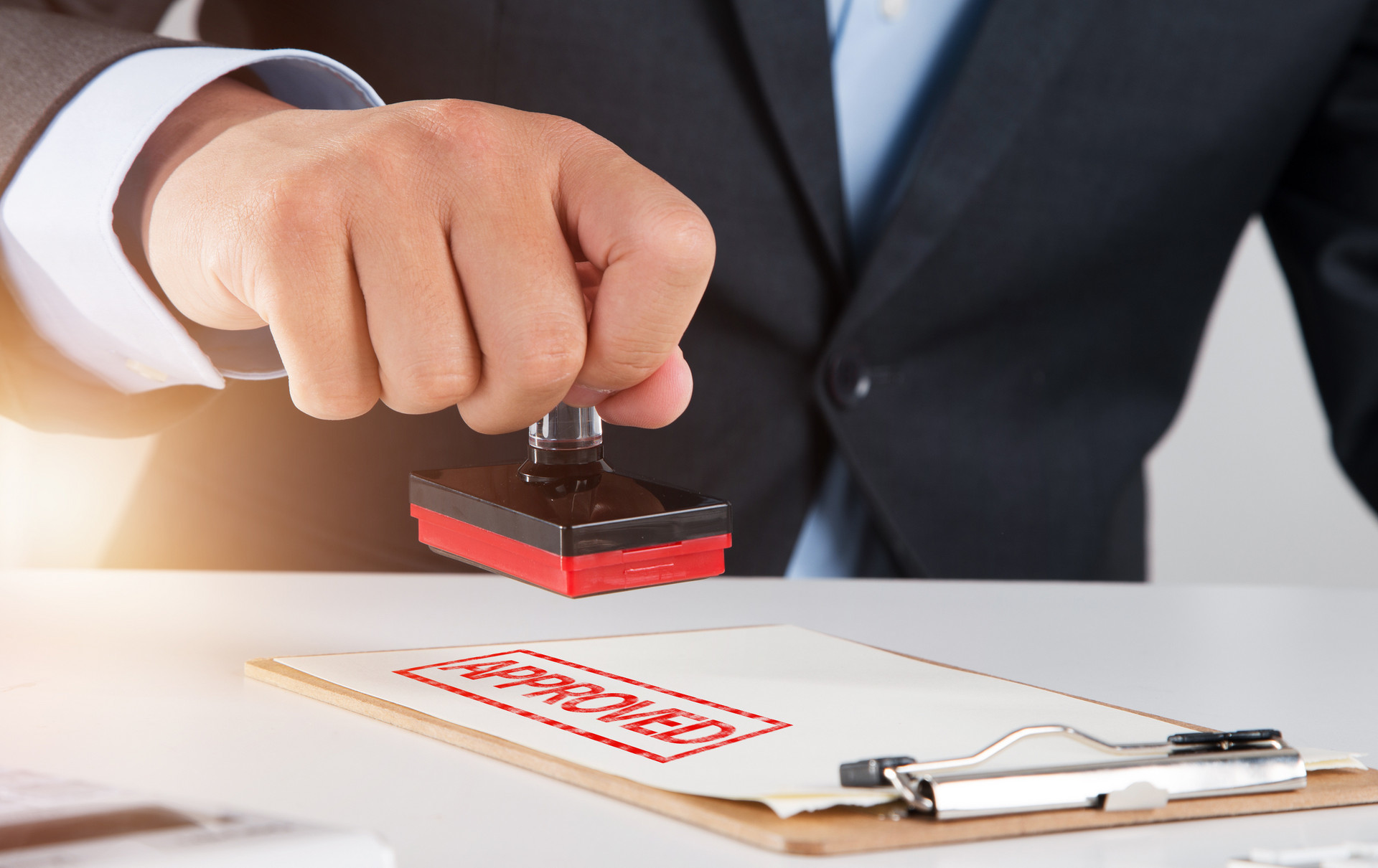 手机操控家门口可盖 莱西市53个村庄推行智能公章系统