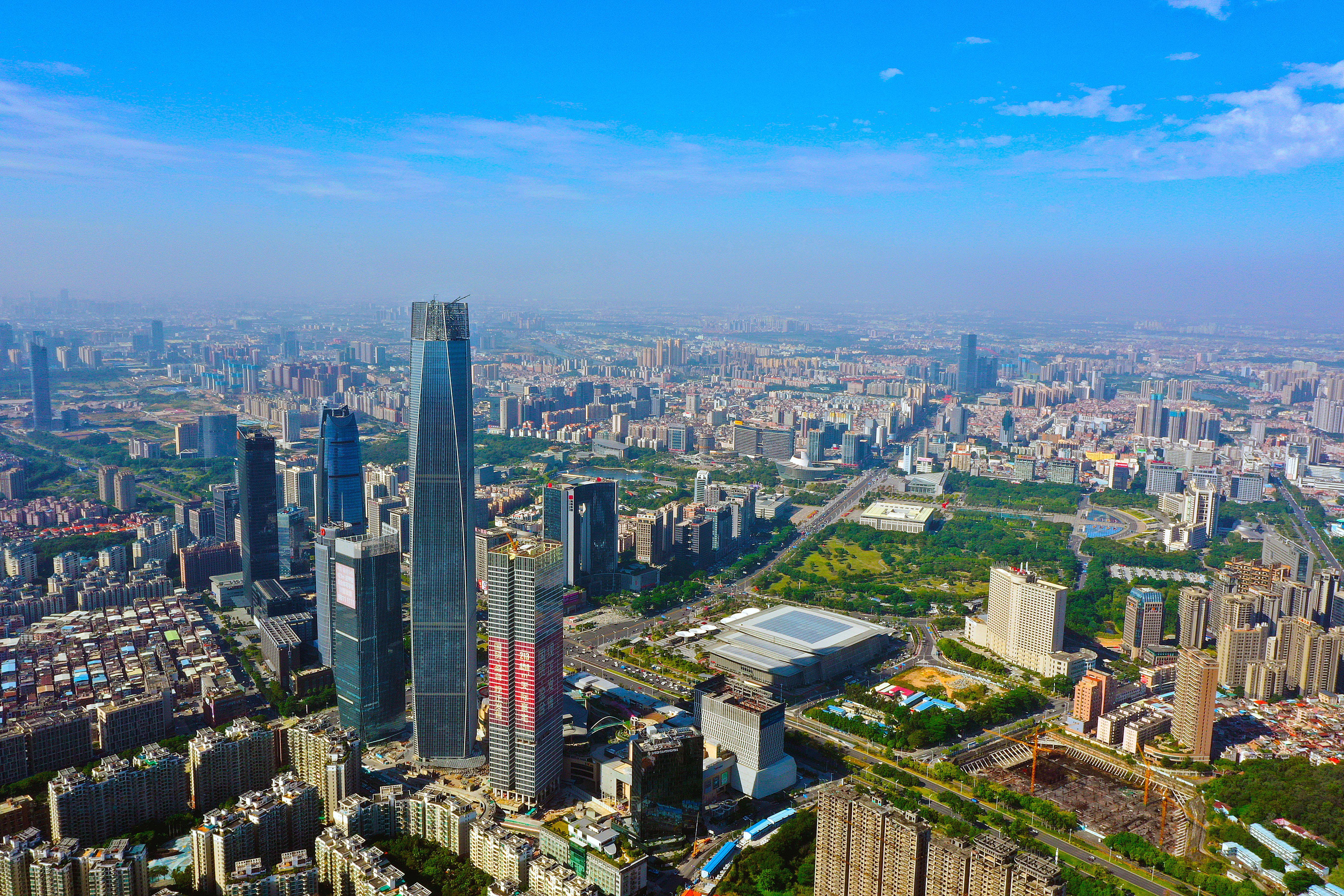 东莞位于广深两一线城市之间,一直以来通道作用明显.