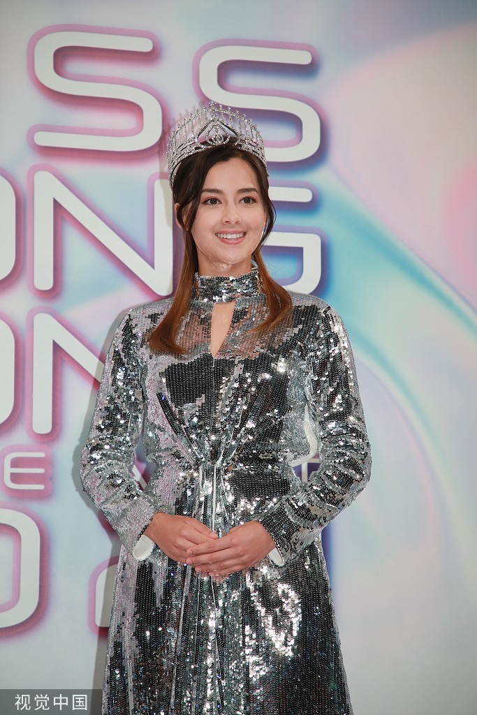 港姐半决赛上届三强再聚首 关礼杰现身观战为女儿撑场_凤凰网娱乐