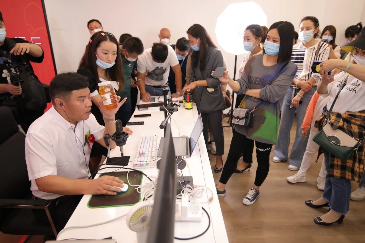 活动现场 王占平摄