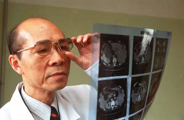 肿瘤外科专家汤钊猷