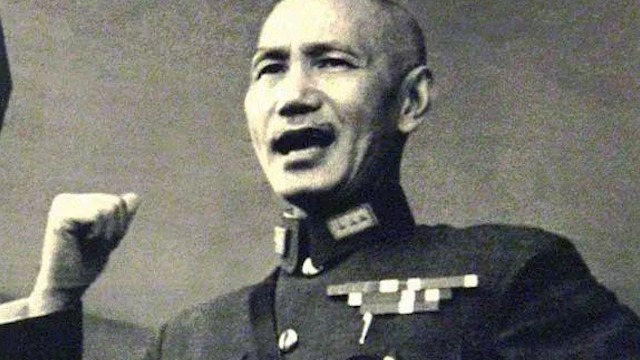 1934年，蒋介石在黄埔军校成立10周年大会上激情演讲