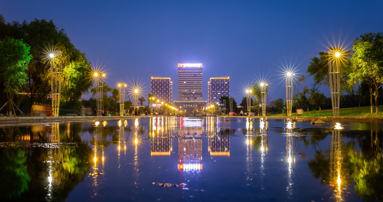 中海润山府:谈新市府的很多,真正中心的很少.