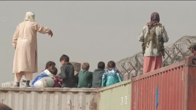 塔利班：机场聚集的民众不是因为恐慌 只是想到西方过富裕生活