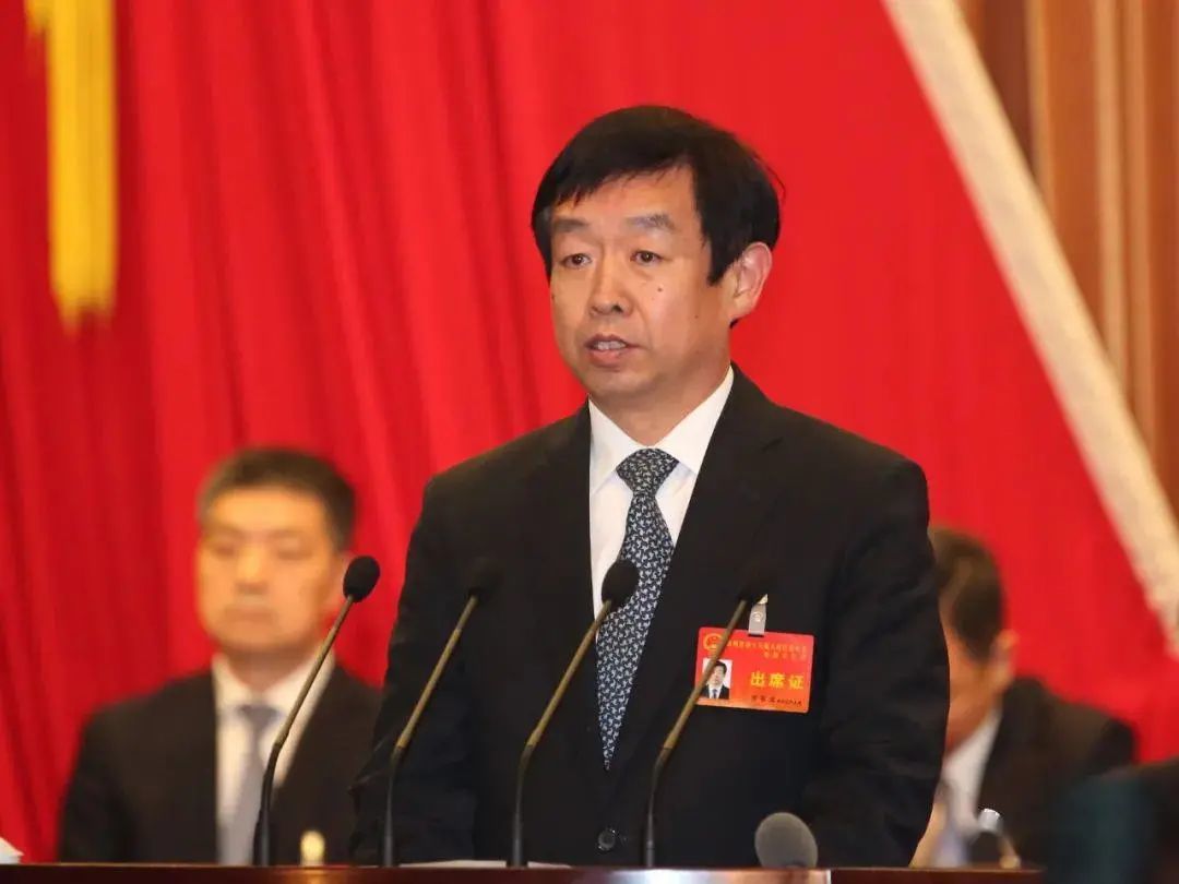 早期曾在山东任职多年,担任过青岛市委常委,崂山区委书记等职务的齐家