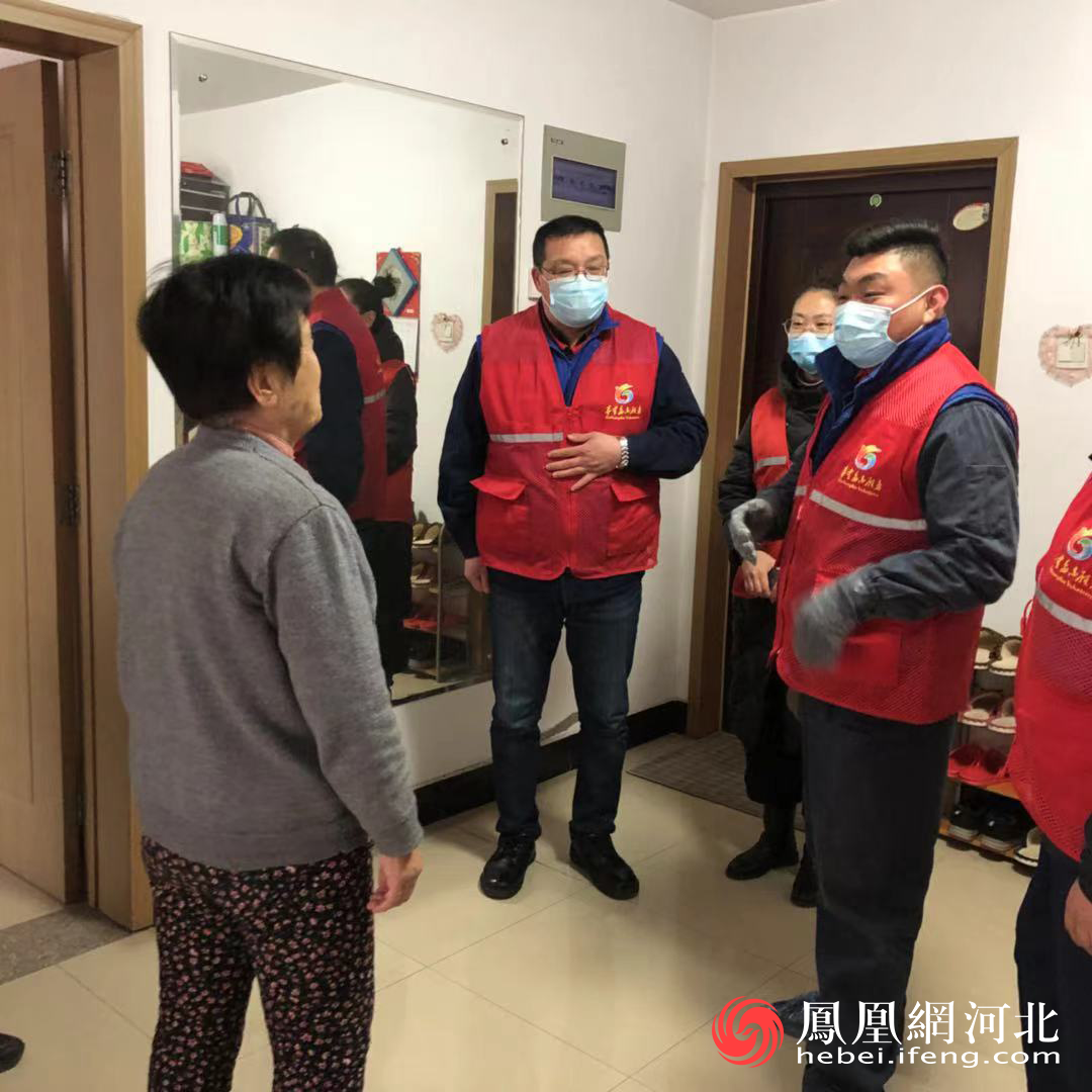 党组织成员走访村（社区）