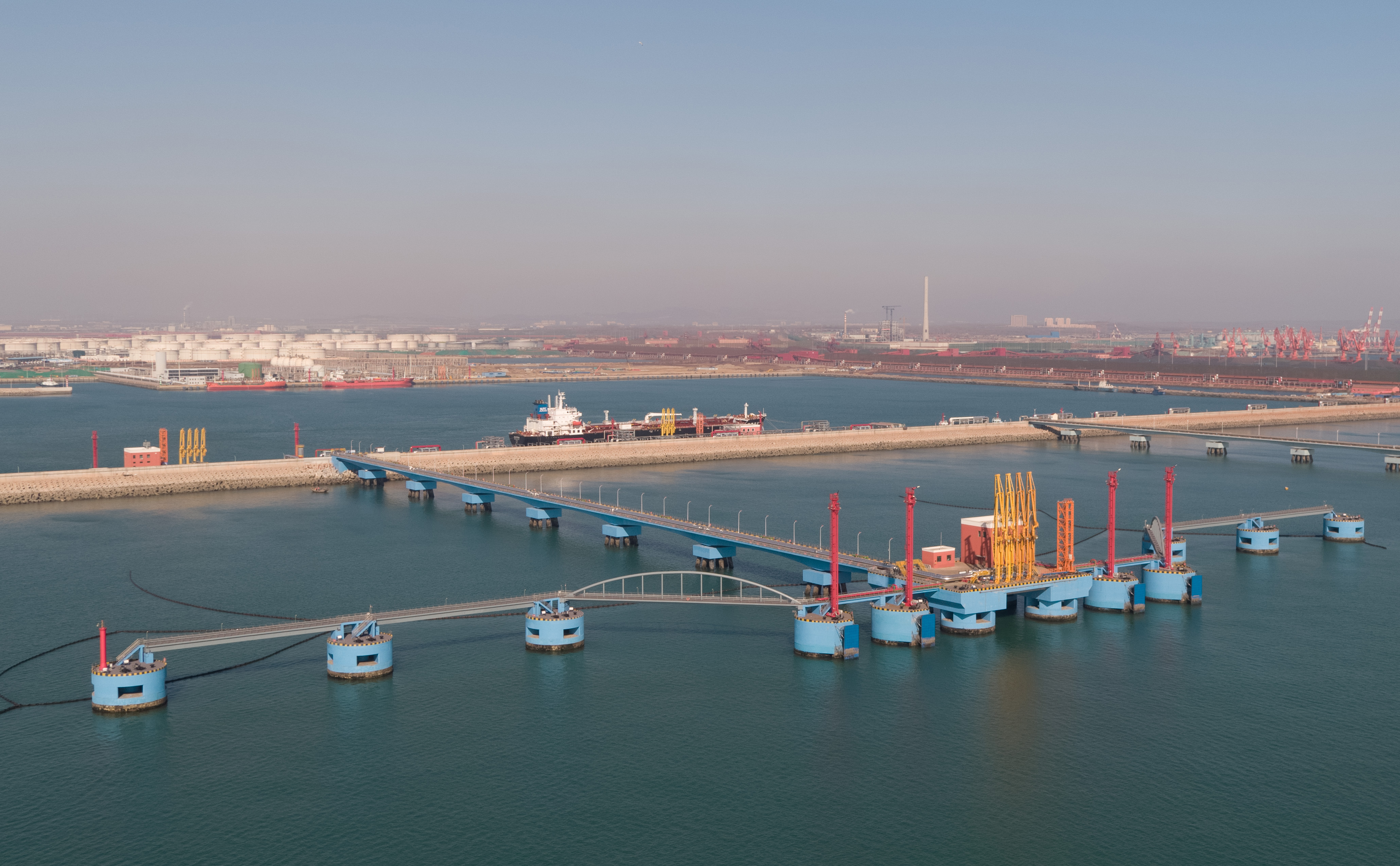 山东港口青岛港董家口原油码头二期,液体化工码头正式投产运营