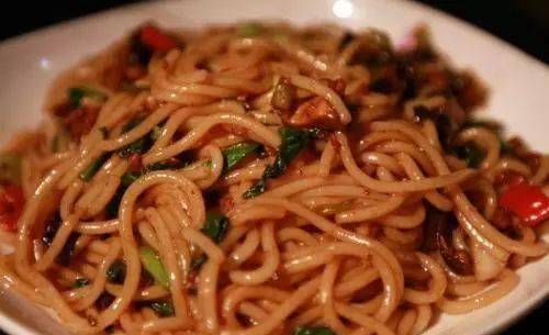 打开凤凰新闻,查看更多高清图片仙湖米粉鱼是江西新余特色美食之一