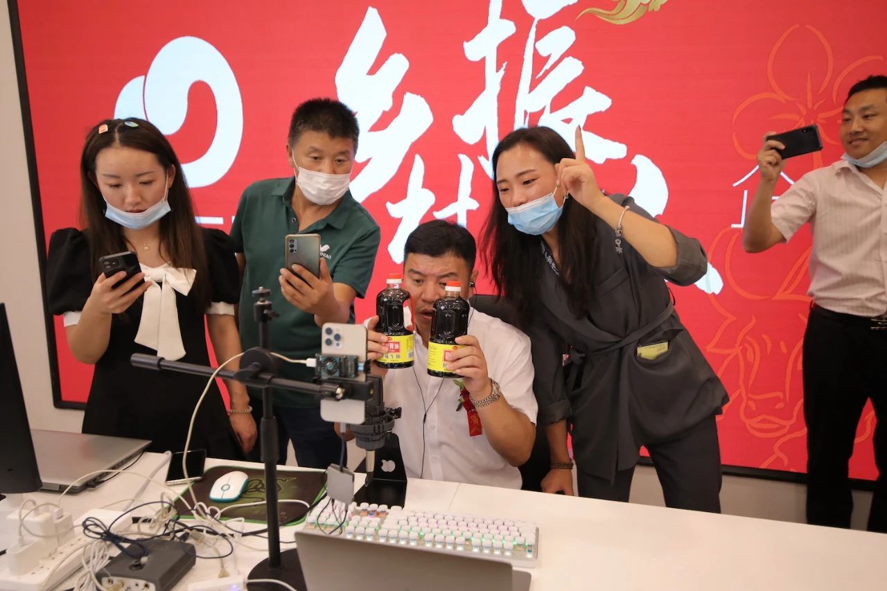 活动现场 王占平摄