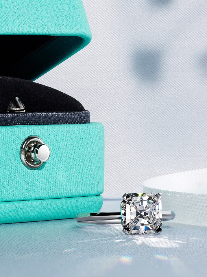 匠心凝聚,璀璨钻石 蒂芙尼创行业先锋,引领钻石原产地及其工艺溯源全