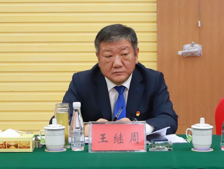 王继周参加源汇区第十五次党代会第一老街代表团讨论