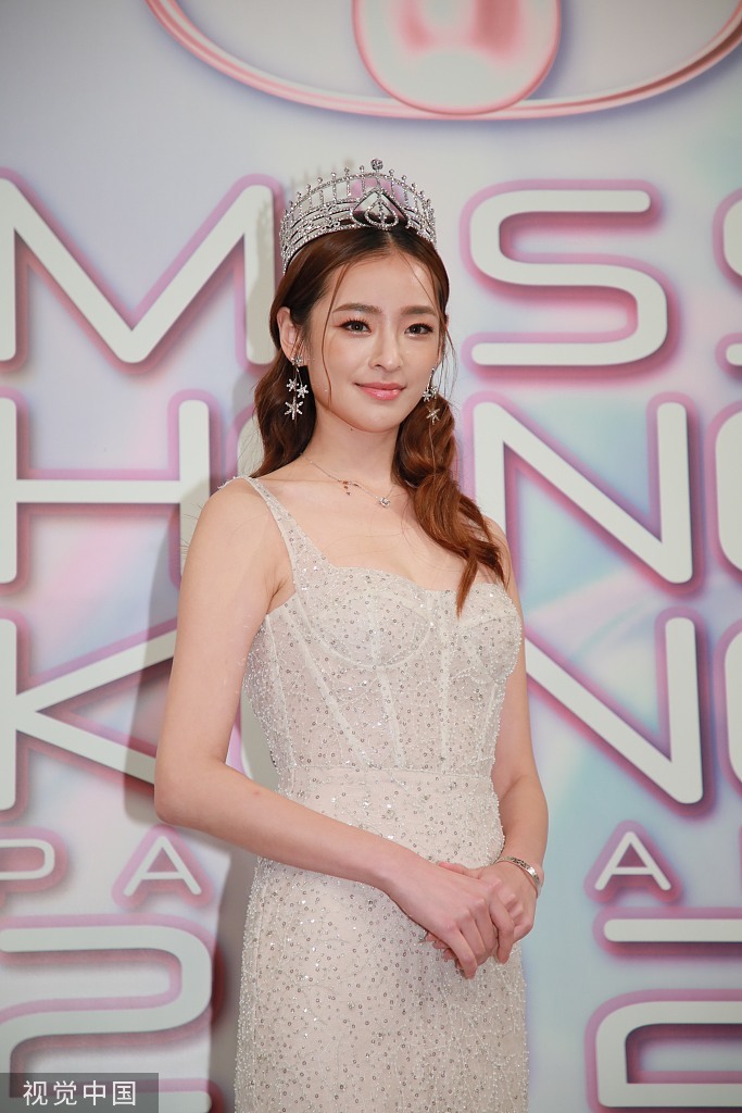 港姐半决赛上届三强再聚首 关礼杰现身观战为女儿撑场_凤凰网娱乐