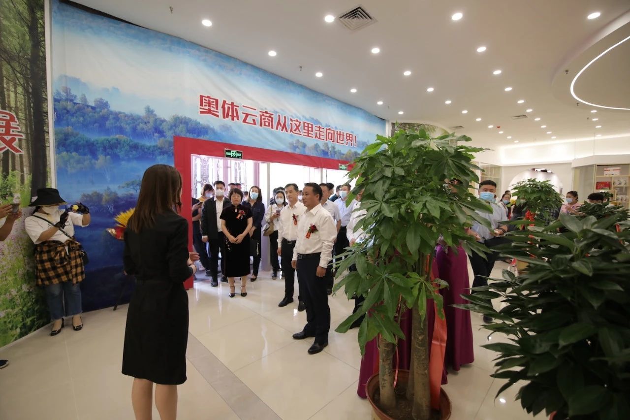 活动现场 王占平摄