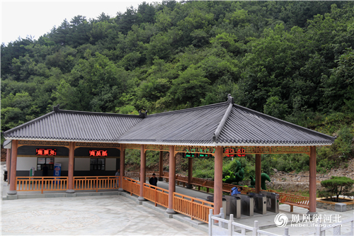 图2：来自野三坡风景区