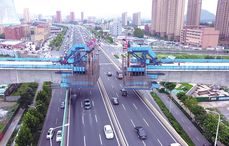 济南黄台联络线上跨高架距合龙仅咫尺之遥