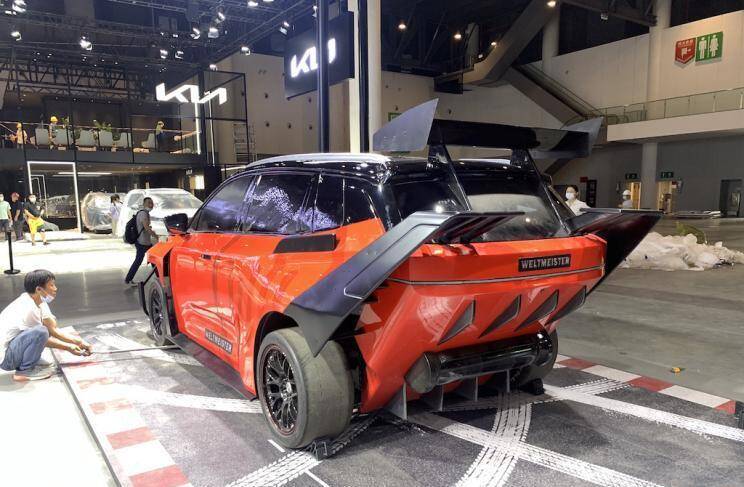 2021成都车展探馆:夸张的威马冠军_凤凰网汽车_凤凰网