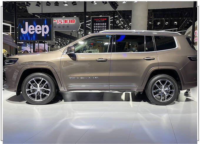 jeep新大指挥官实拍!外观造型调整,提供7座布局,2398万起售