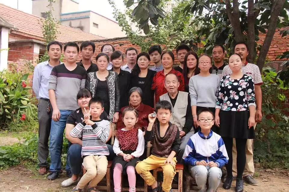 河南省首批教育世家事迹简介(一)