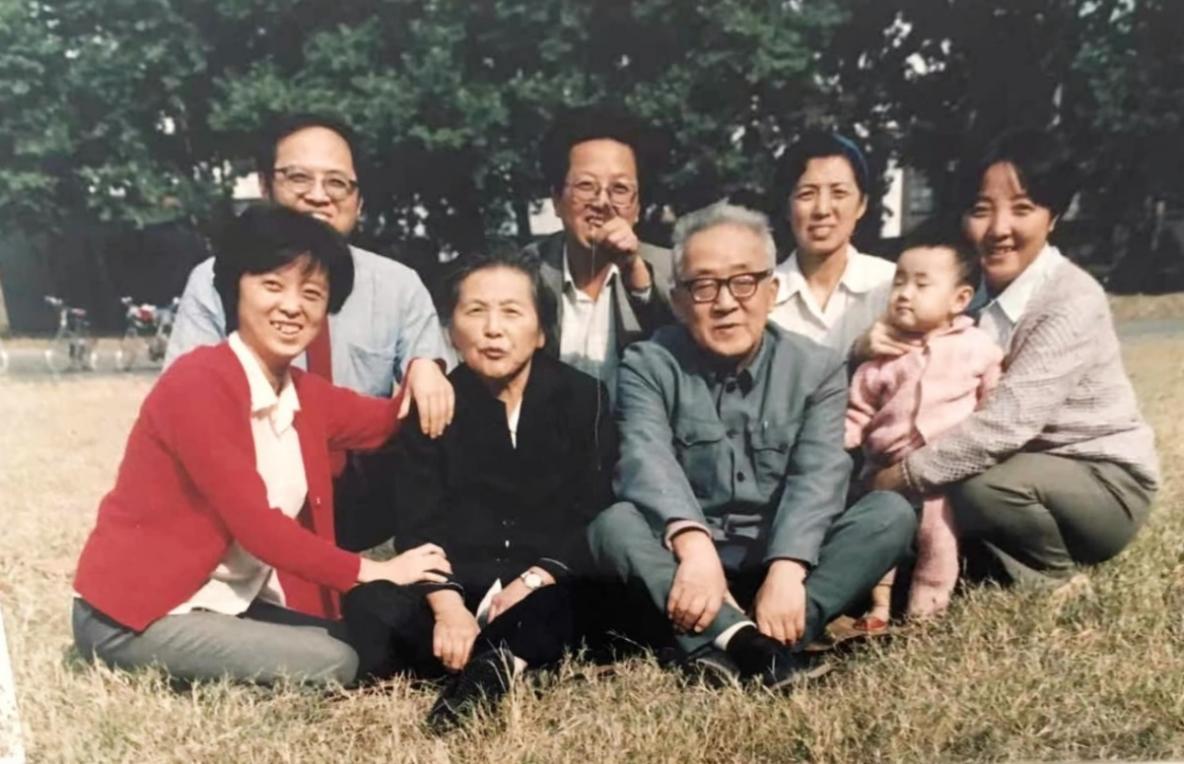 河南省首批教育世家事迹简介(一)