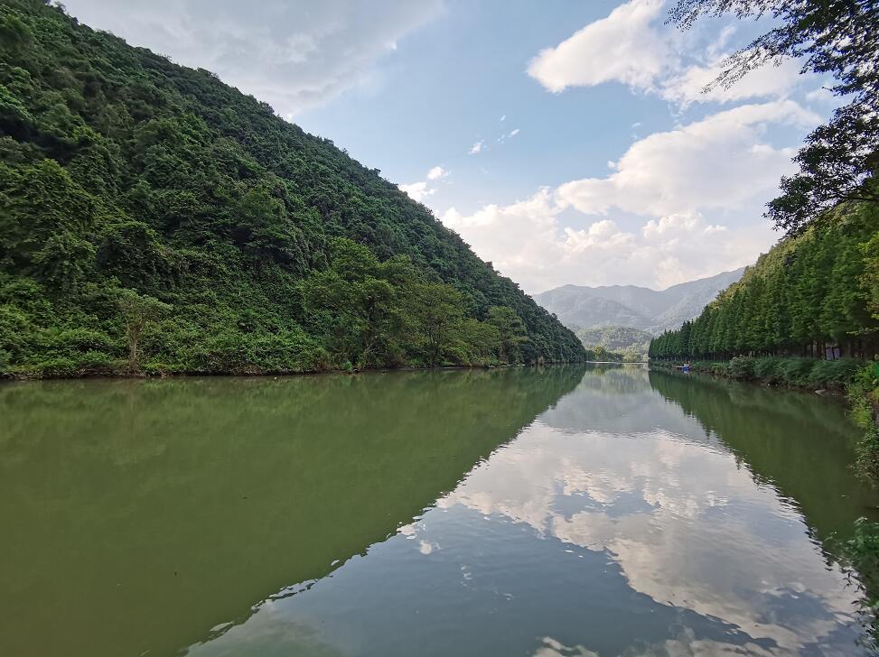 靖安县青山绿水（李梦丽 摄）