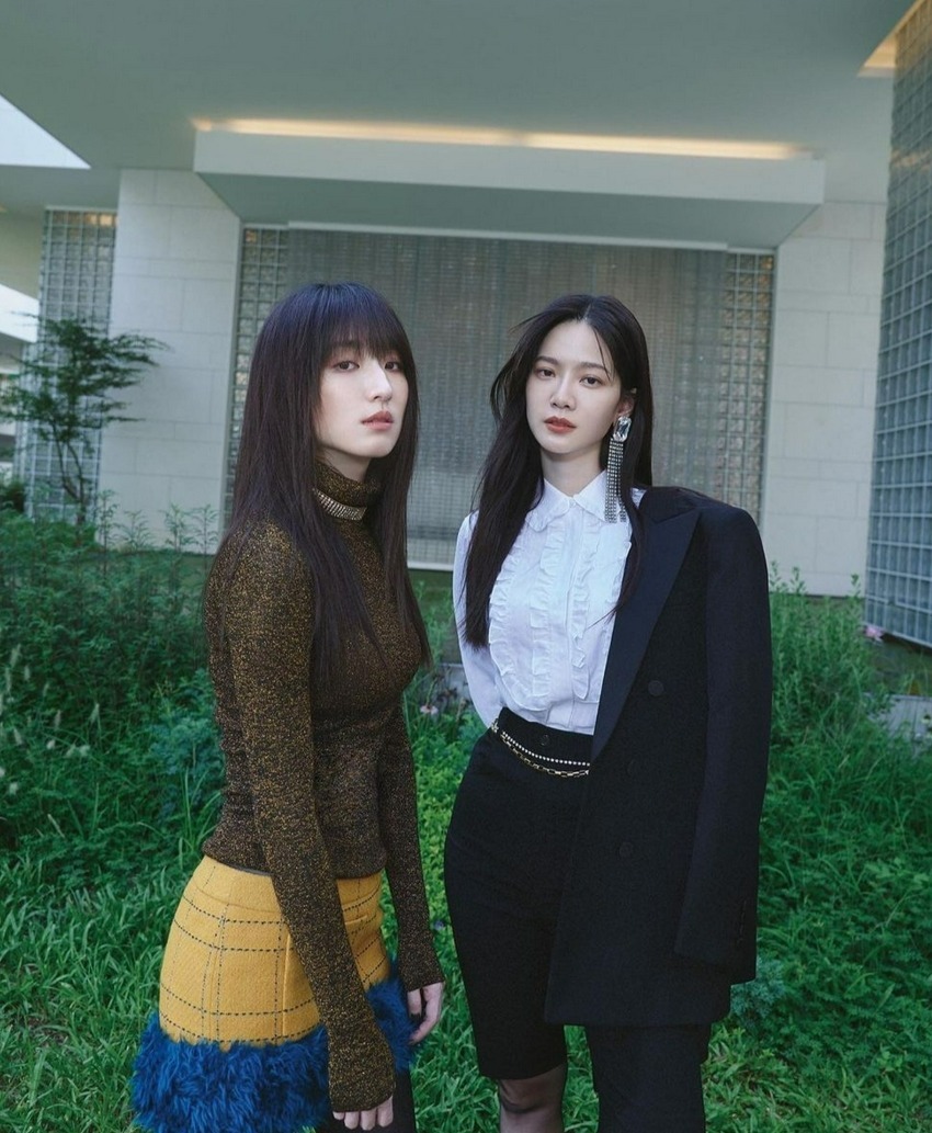 《想见你》女主柯佳嬿与曾之乔闺蜜大片释出 造型摩登气场十足