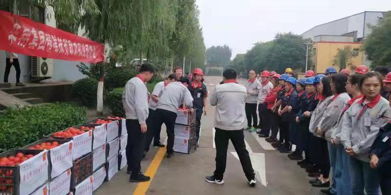 临汾市工商联组织企业开展消费扶贫活动，华翔集团一次性购买西红柿5000余斤