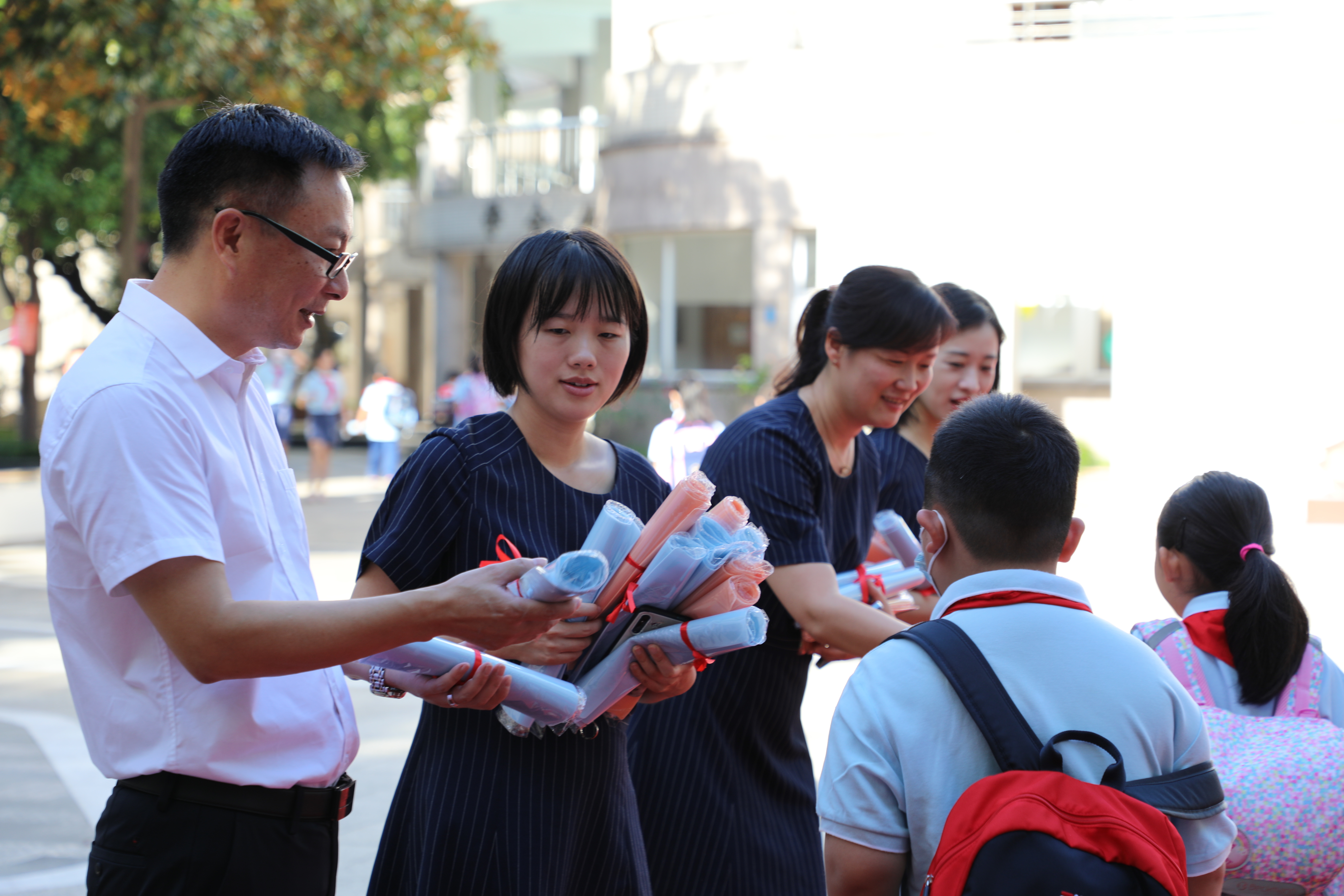 新学期 新征程 新愿景——杭州市娃哈哈小学开学典礼为学生送上暖心礼物