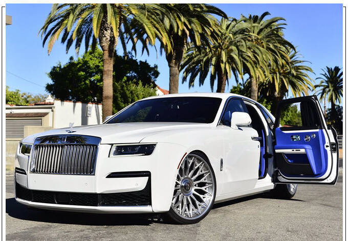 究极vip风格实拍劳斯莱斯古斯特改装版搭67tv12气动悬挂