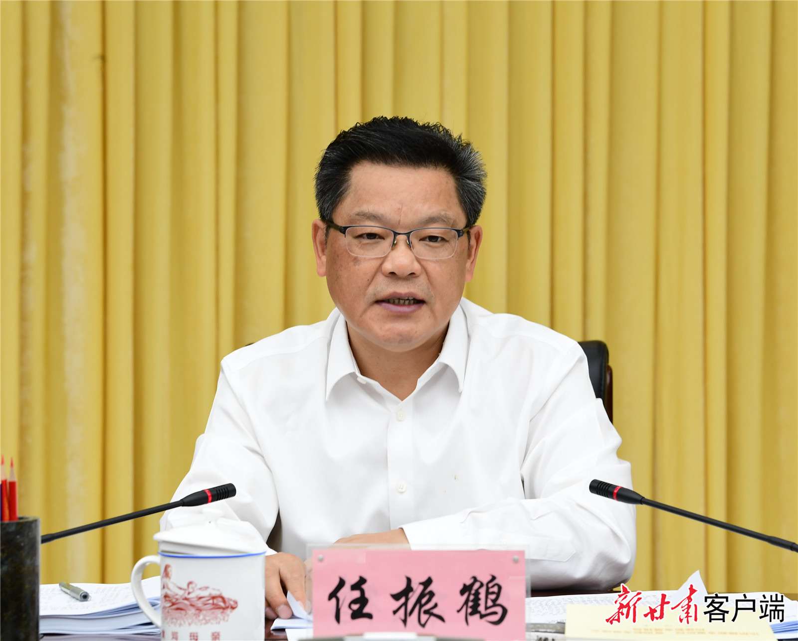 8月30日，全省坚决遏制“两高”项目盲目发展领导小组会议在兰州召开。省委副书记、省长任振鹤出席会议并讲话。 新甘肃·甘肃日报记者 李小龙