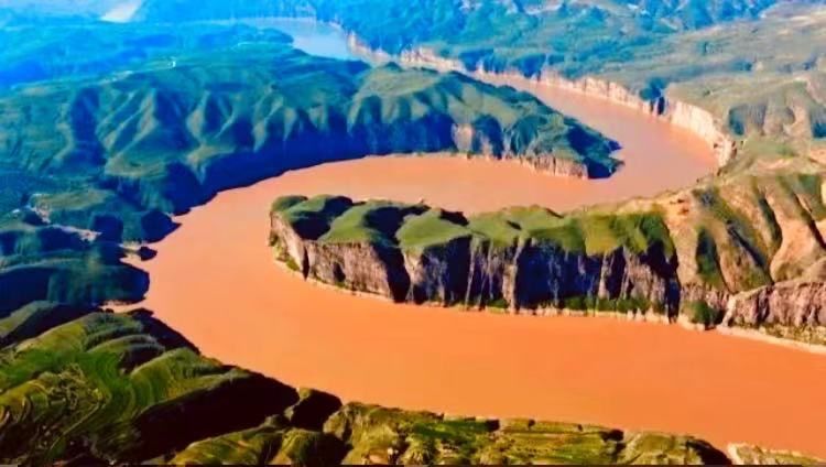 阮莲芬诗词欣赏：黄河放歌