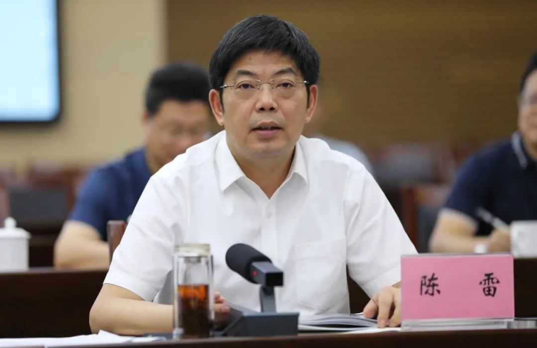 陈雷表示,如东将紧跟全市交通发展步伐,争取相关规划内容应纳尽纳