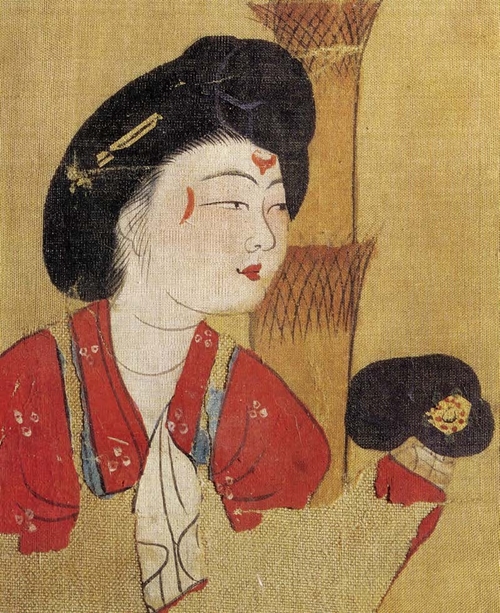 出土于新疆维吾尔自治区吐鲁番市阿斯塔那墓的《树下美人图》，画中妆容为开元样式，点花钿、斜红，着飞霞妆。印度新德里国立博物馆藏。