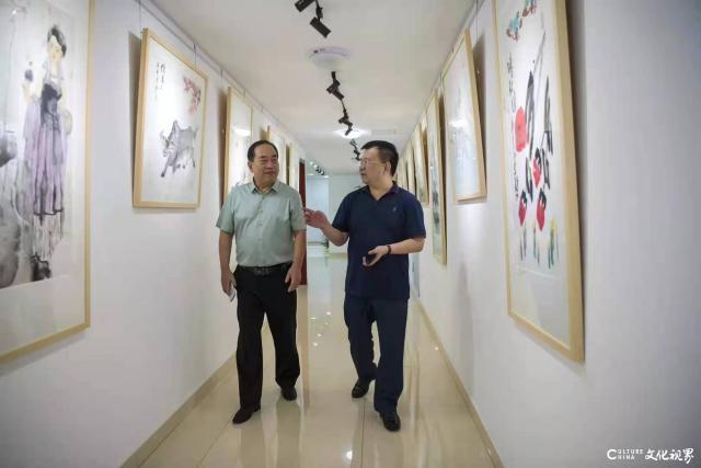 家学渊源 挥笔如臂——著名书法家张国英走进文化视界