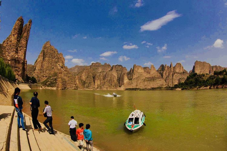 阮莲芬诗词欣赏：黄河放歌