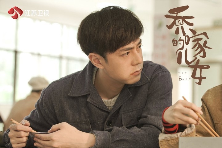 作为“老演员”的曲哲明这次依然是在小角色上发光发热。