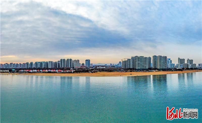 秦皇岛生态环境良好，建设一流国际旅游城市条件优越、空间广阔。河北日报记者赵杰摄