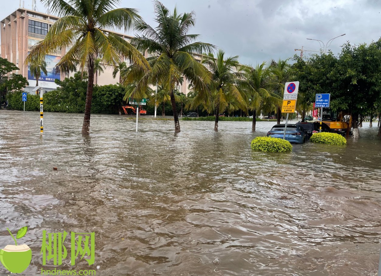 海南车主,下雨天这样行车违法!很多人都不知道