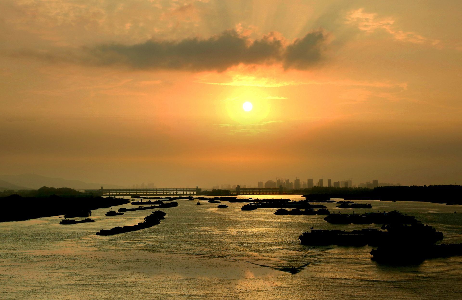 蚌埠淮河两岸美如画