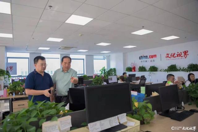 家学渊源 挥笔如臂——著名书法家张国英走进文化视界