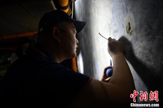 敦煌“壁画医生”奔赴千余公里为成都文物“续命”